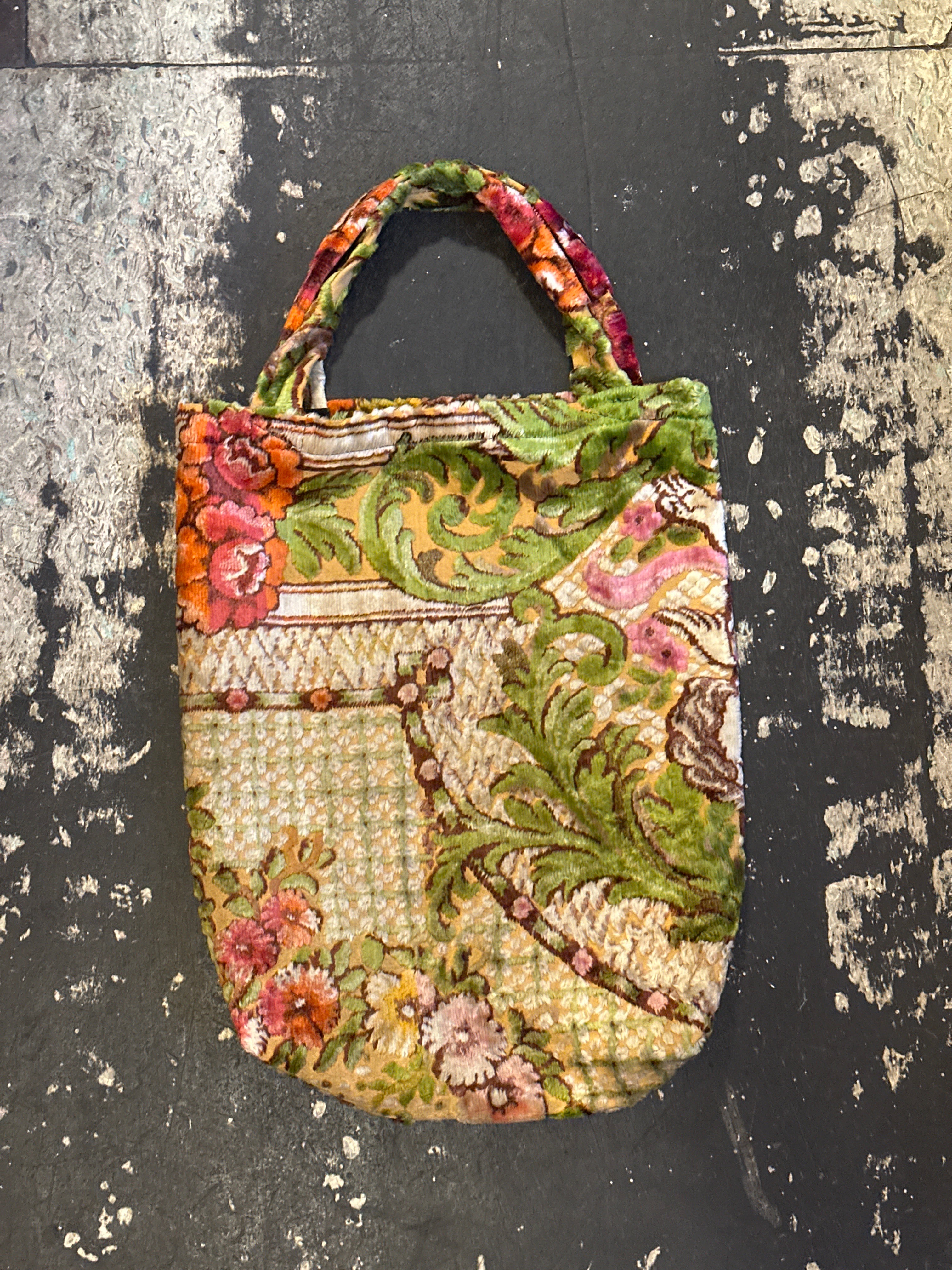 Vintage Wall Rug Bag