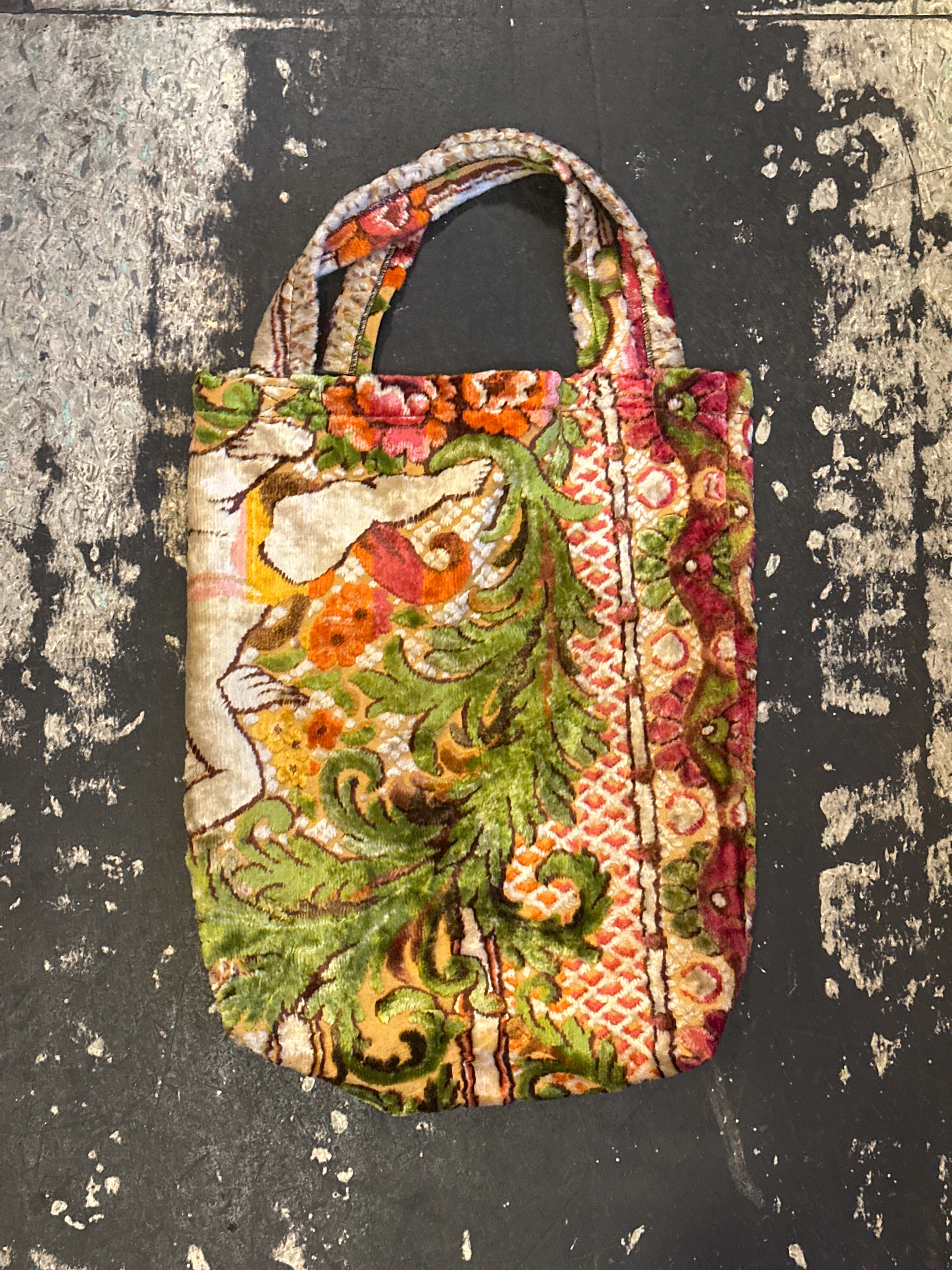 Vintage Wall Rug Bag