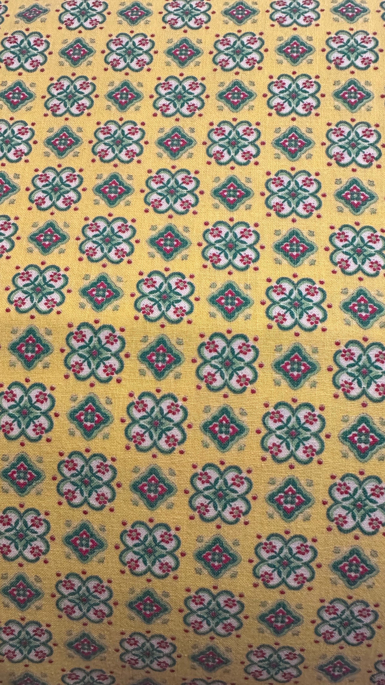 60s Floral pattern on yellow vintage fabric - 1 yard