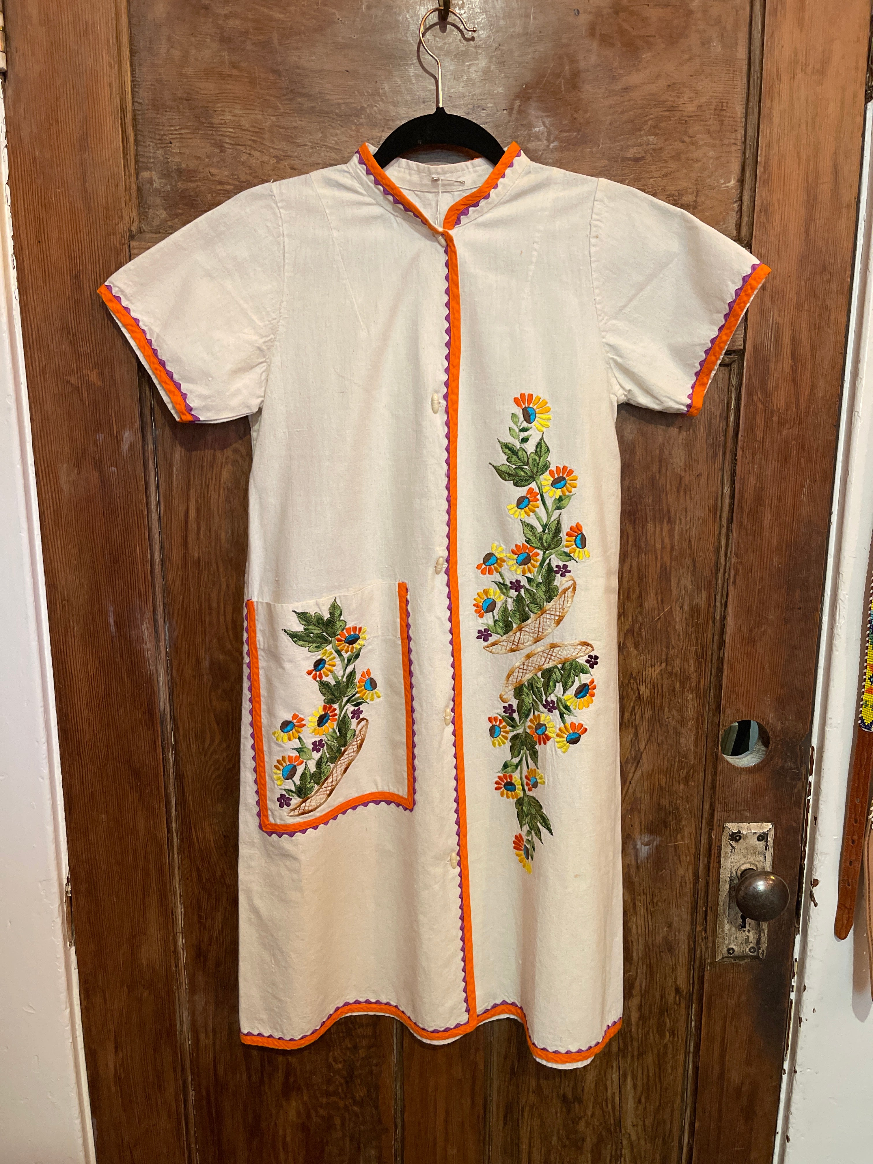 White Cotton 1960s Embroidered Dress