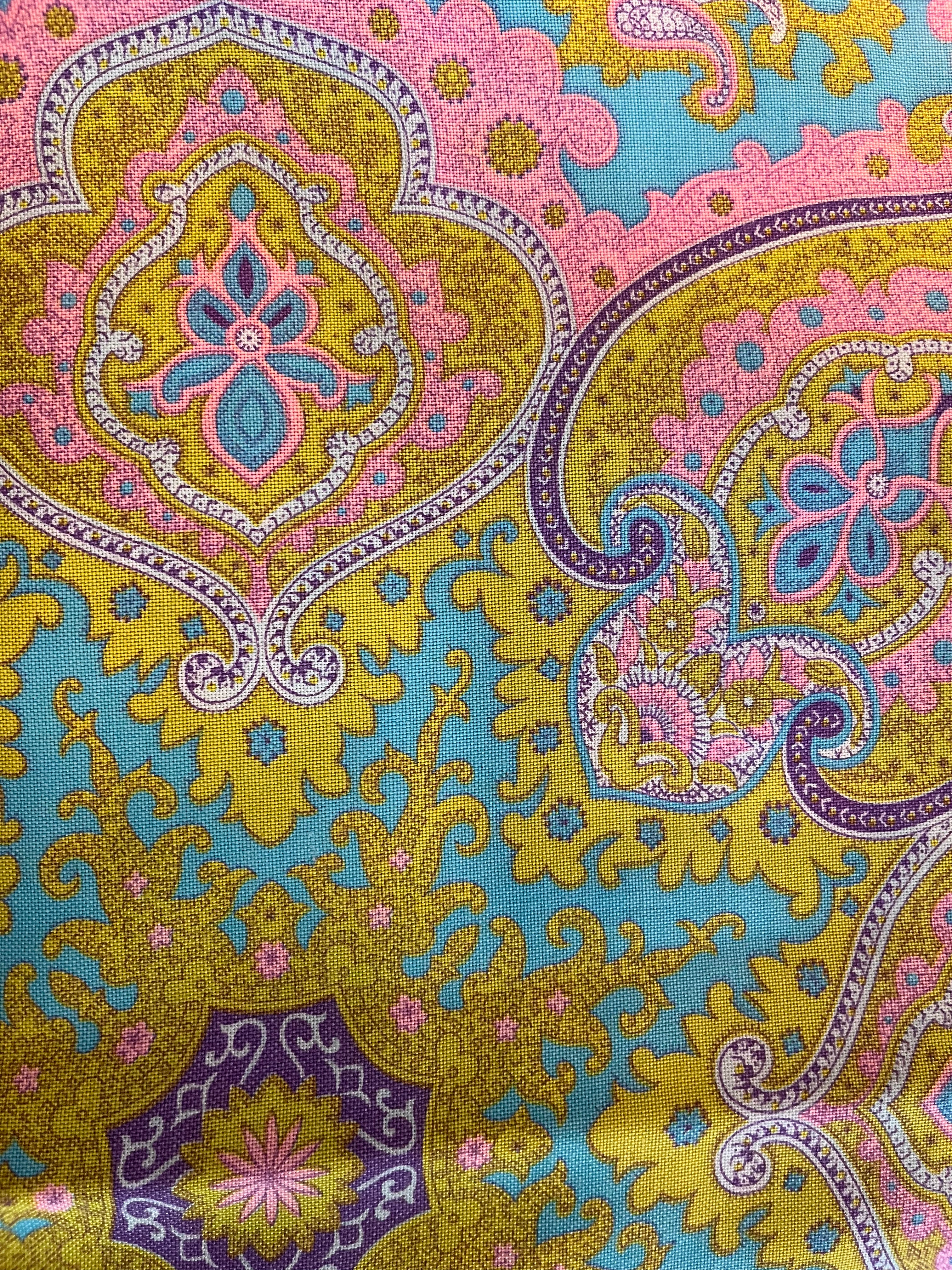 Vintage Fabric - Vibrant Paisley inspired tea floral pattern