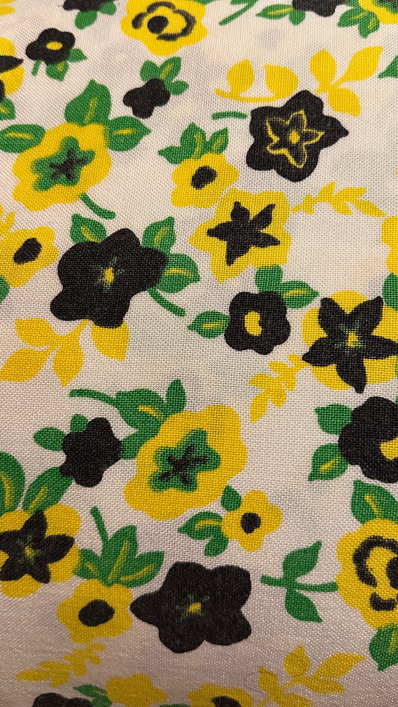 Vintage Fabric - 1 yard simple floral on white